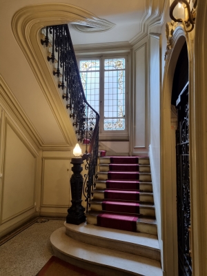 escalier entrée.jpg